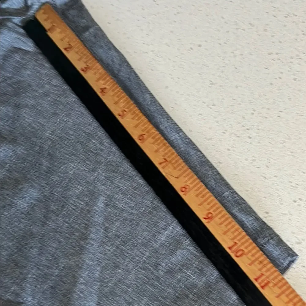 BKE Hybrid Gray Flat Front Standard Fit Shorts Lightweight Design Size 33/10